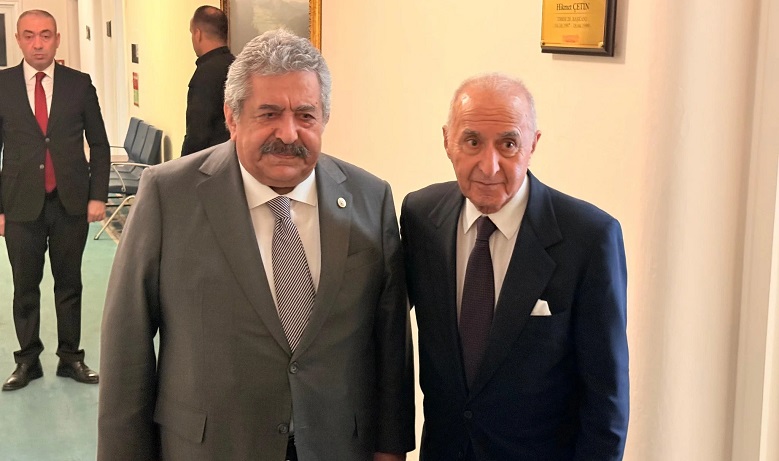 Hikmet Çetin: Kılıçdaroğlu partinin başına geçmek istiyor