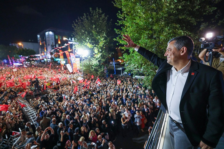 Özgür Özel AKP İstanbul İl Başkanı'na yanıt verdi