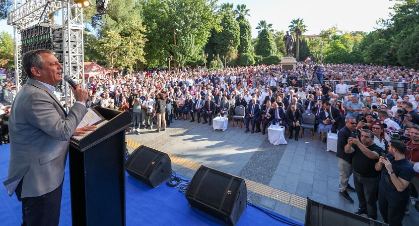 Özgür Özel'den Erdoğan iddiası: '300 uçak siparişinin sözünü verdi'