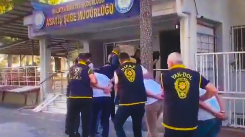 Malatya'da büyücülerin hesaplarına giren para dudak uçuklattı