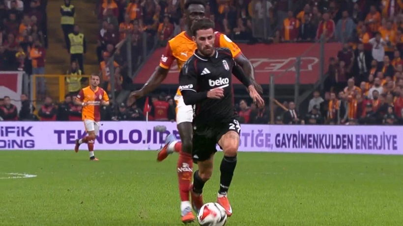Galatasaray-Beşiktaş derbisinde 'kırmızı' kart çıktı