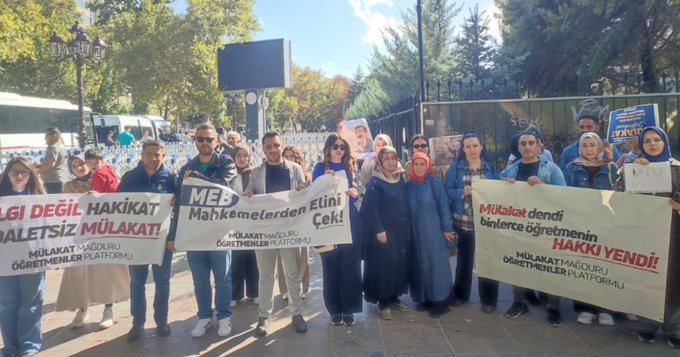 Atanamayan öğretmenler, Ankara’da MEB önünde eylem yaptı.