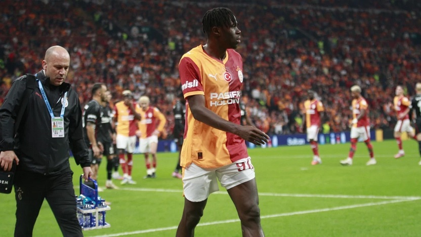 Galatasaray'da Wilfried Singo en az 3 hafta yok!