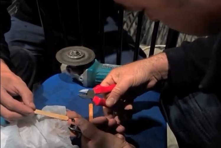 Çankırı'da parmağı sıkan yüzüğü itfaiye çıkardı