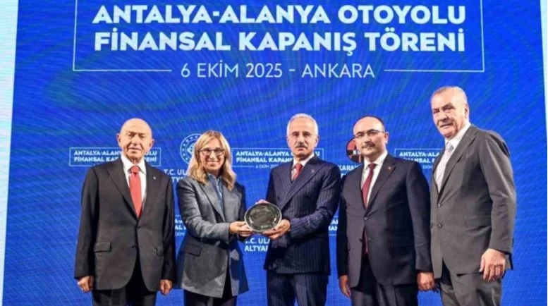 Bunu da gördük: "Nihat abiye para bulduk" töreni