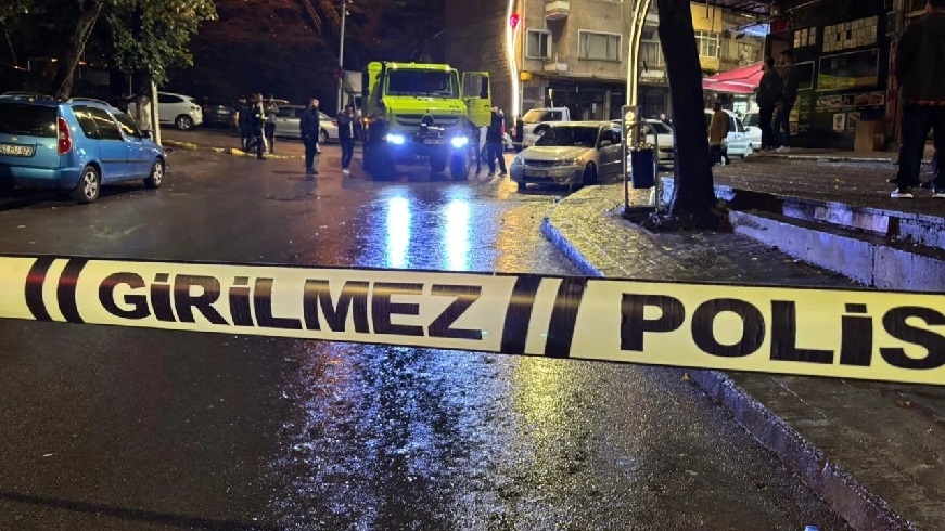 Kocaeli'de jiletle çevredekilere saldıran şahıs vurularak öldürüldü