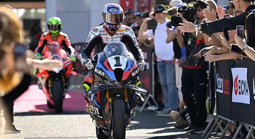 Toprak Razgatlıoğlu, Portekiz'de podyumun zirvesine çıktı