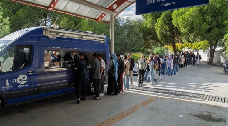 İzmir'de belediyeden üniversitelilere ücretsiz yemek