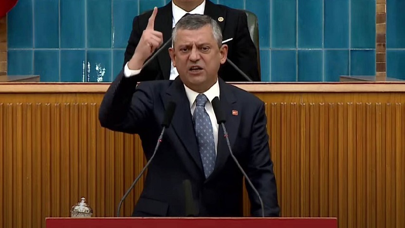 Özgür Özel grup toplantısında Erdoğan'ı, Bahçeli'yi ve yandaş medyayı bombaladı