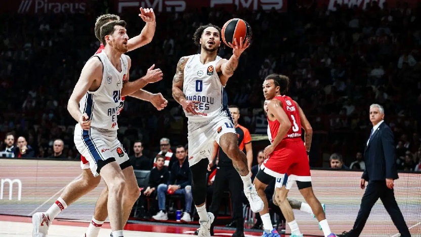 Anadolu Efes, Yunanistan'dan zafer ile dönüyor!