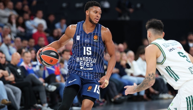 Anadolu Efes, evinde Panathinaikos'a farklı yenildi