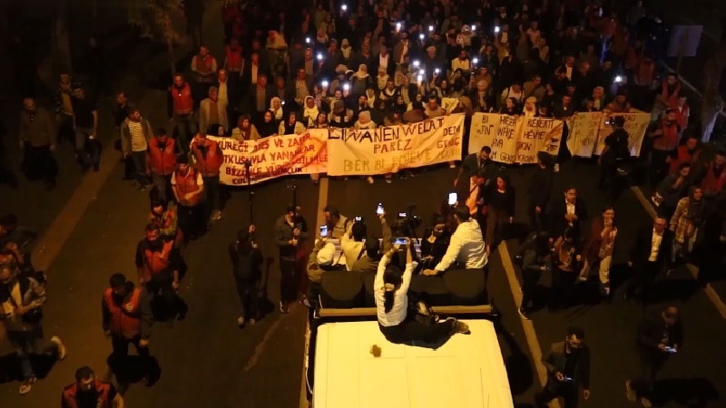 Diyarbakır’da ‘Öcalan’a özgürlük’ yürüyüşünde polise 'Düşman' etiketi!