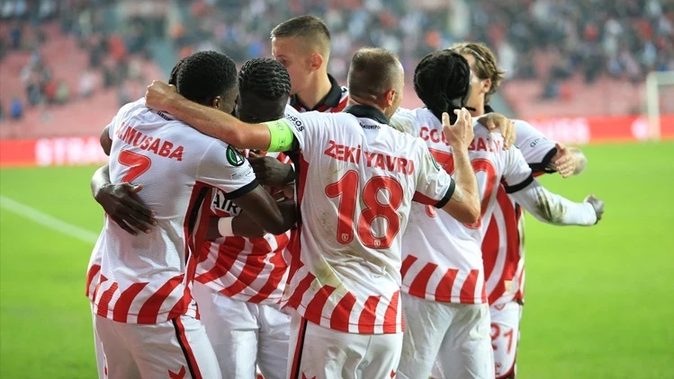 Samsunspor 3-0 Dinamo Kiev