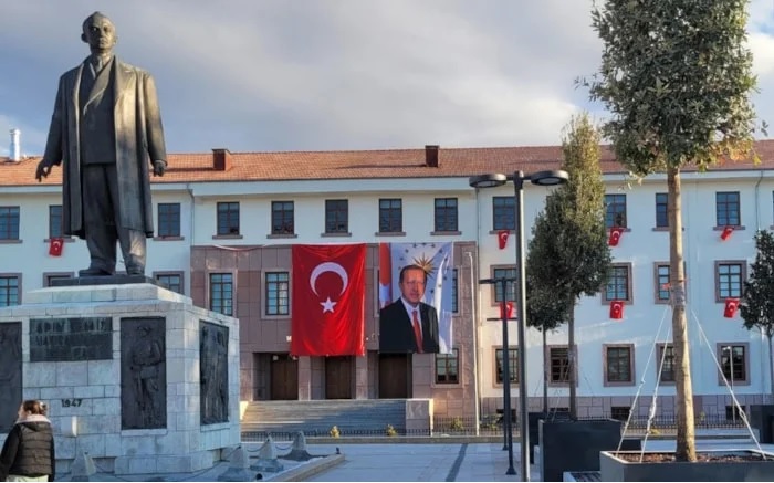 Malatya’da skandal olay… Cumhuriyetin 102. yılında Atatürk'e yer yok!
