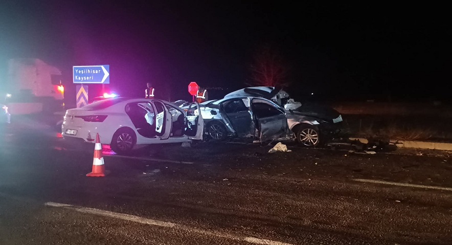 Niğde'de feci kaza: 3 ölü, 2'si ağır 6 yaralı