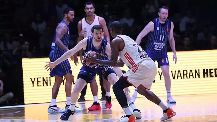 Anadolu Efes, Bayern Münih'i 74-72 ile geçti