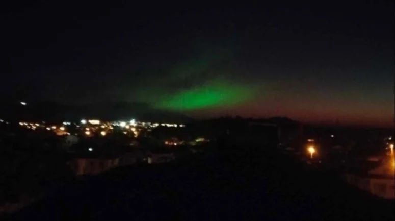 Fethiye'de gökyüzü bir anda değişti! 'Kuzey ışıkları' mı?