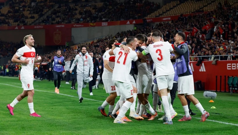 'Bu gece parti var' demişlerdi: Milli takım İspanyolları şaşkına çevirdi!