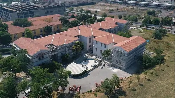 Balıklı Rum Hastanesi'nde operasyon: Profesör, eczacı ve tıbbi sekreter gözaltında