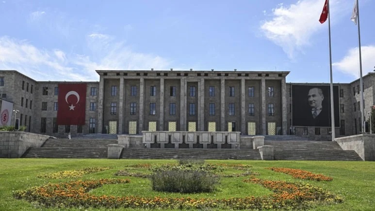 Meclis lokantasında stajyer kızlara cinsel istismar iddiası!