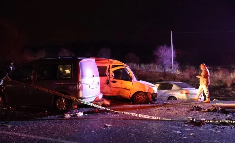 Mardin ve Uşak'ta iki kaza! 7 ölü, 5 yaralı