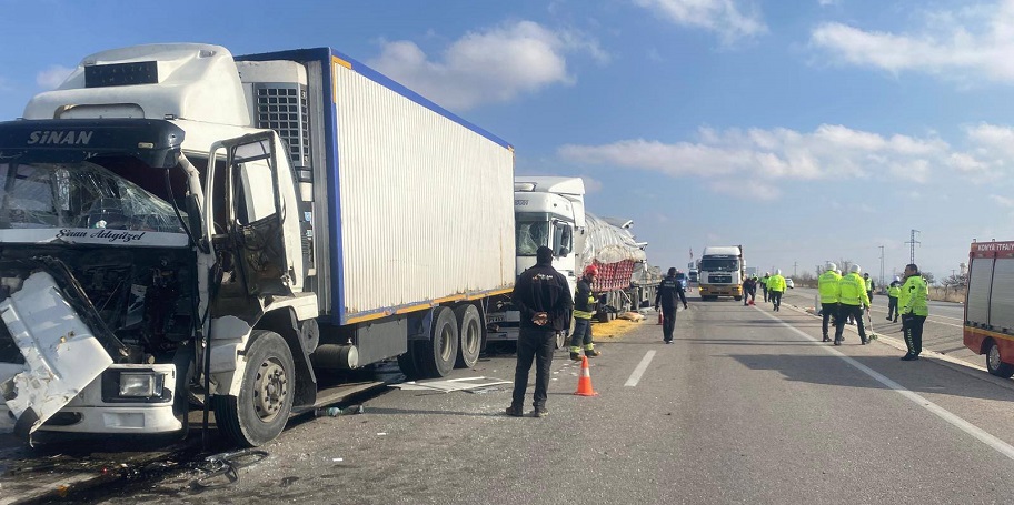 Konya'da zincirleme TIR kazası: Can kaybı ve yaralılar var