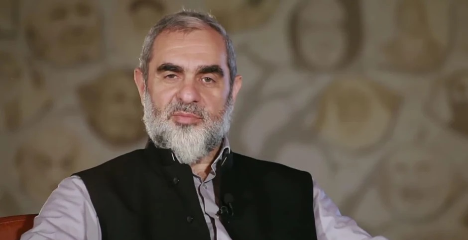 Yılbaşı etkinliklerini yasaklayan Bursa İl Milli Eğitim, gerici Yıldız’ın aile etkinliğine 'yol' verdi!