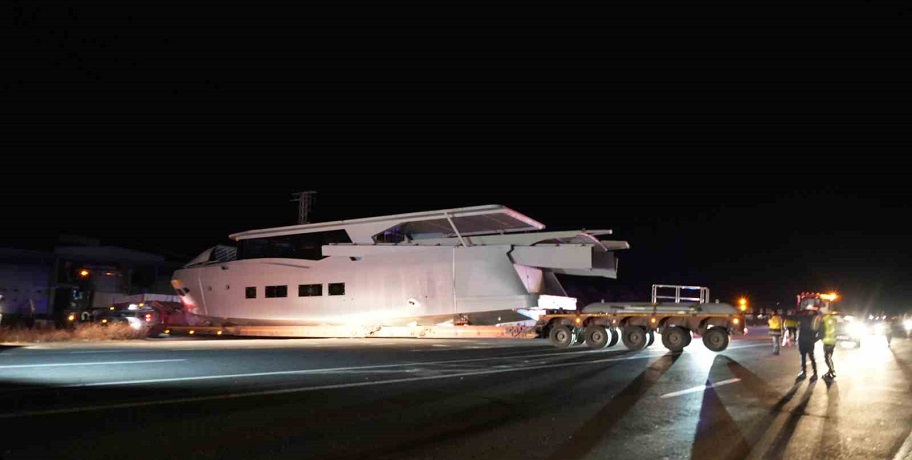 Erzurum'da motoryat trafiği kilitledi, sürücüler şaşkına döndü