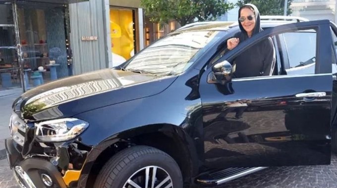 Hülya Avşar ölümden döndü! Fren yerine gaza basınca...