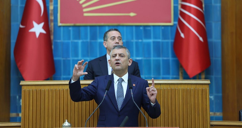 Özgür Özel: 'Peki lanet olası baronu koruyan kim?'