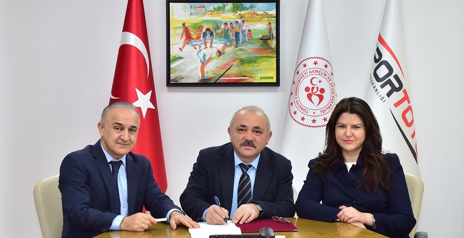 Çankırı'ya yeni spor kompleksinin imzaları atıldı