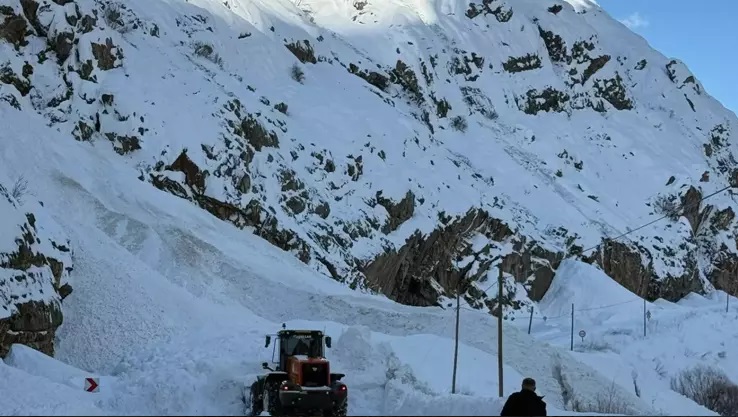 Hakkari'de çığ düştü