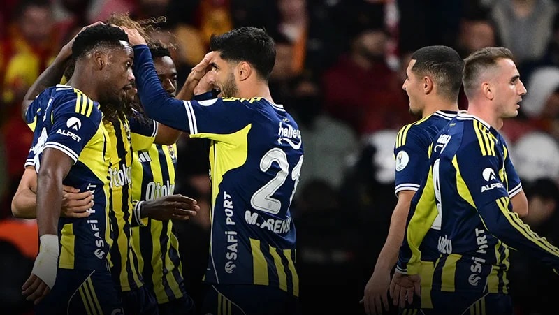 Süper Kupa'nın sahibi Galatasaray'ı 2-0 yenen Fenerbahçe