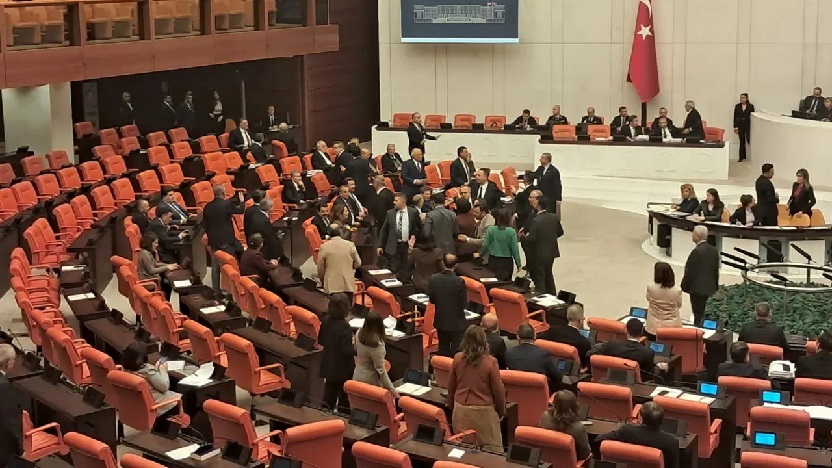 TBMM'de DEM Parti ve İYİ Parti arasında gerginlik
