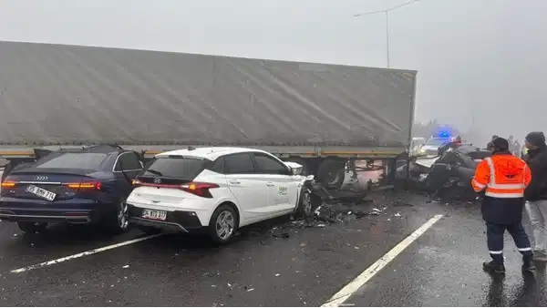 Gaziantep'te zincirleme trafik kazası: İki ölü ve yaralılar var
