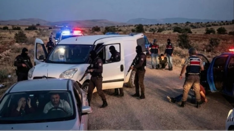 Mardin'de jandarmalar polis kılığına girdi, kilolarca altın çaldı