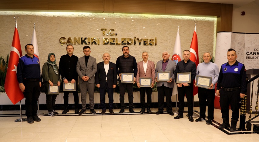 Çankırı Belediyesi'nden kurallara uyan esnafa 'teşekkür' belgesi