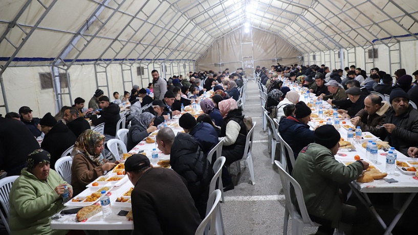 Çankırılılar Belediye İftar Çadırı'nda oruç açtı