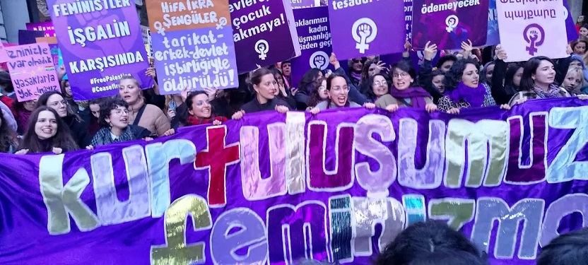 Kadınlar yasaklara karşın Feminist Gece Yürüyüşü için Sıraselviler'de!