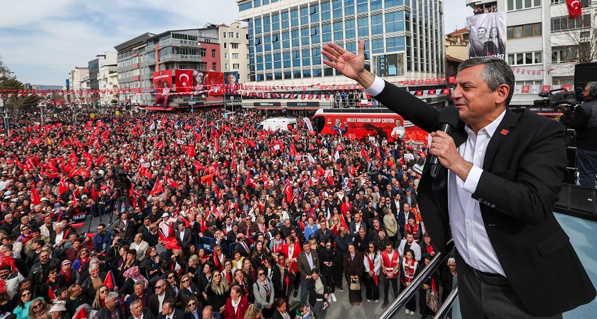 Uşak'ta 'Millet İradesine Sahip Çıkıyor' mitingi: Özgür Özel konuşuyor