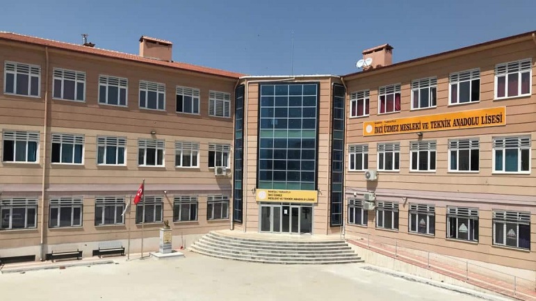 Manisa'da Atatürk'e hakaret eden öğretmen tutuklandı