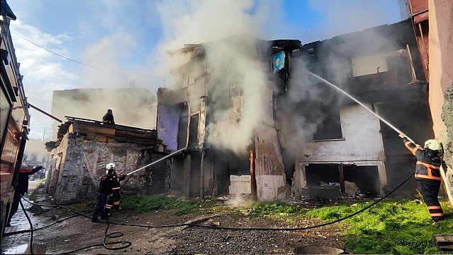 Çankırı'da metruk evde çıkan yangın büyümeden söndürüldü
