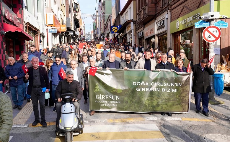 Giresun’da yurttaşlar madene karşı yürüdü