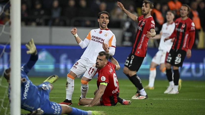 Eski hakemler Gençlerbirliği-Galatasaray maçında iptal edilen golü değerlendirdi