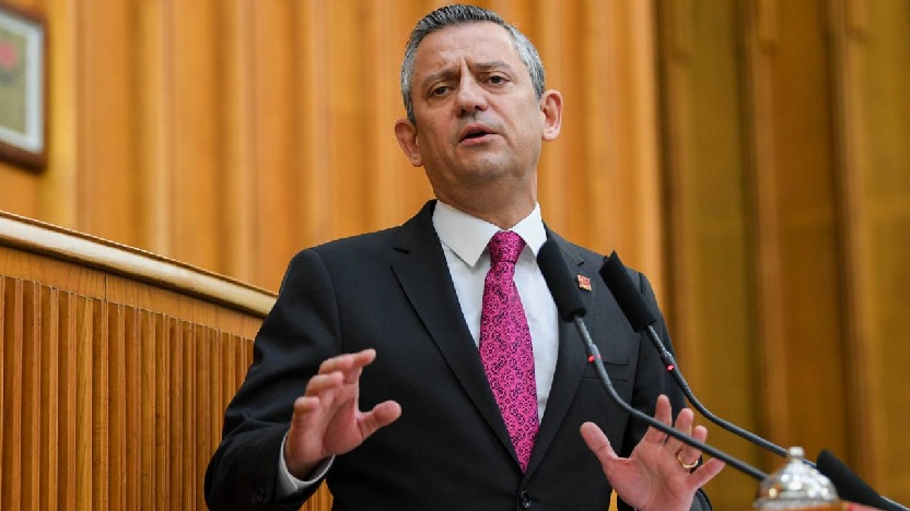 CHP lideri Özgür Özel, partisinin grup toplantısında konuşuyor