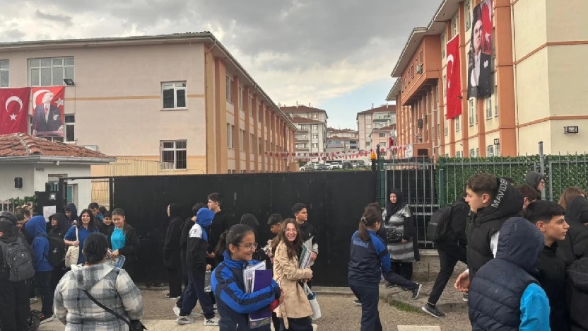 Sincan'da okulda silaha karşı poşetli önlem!