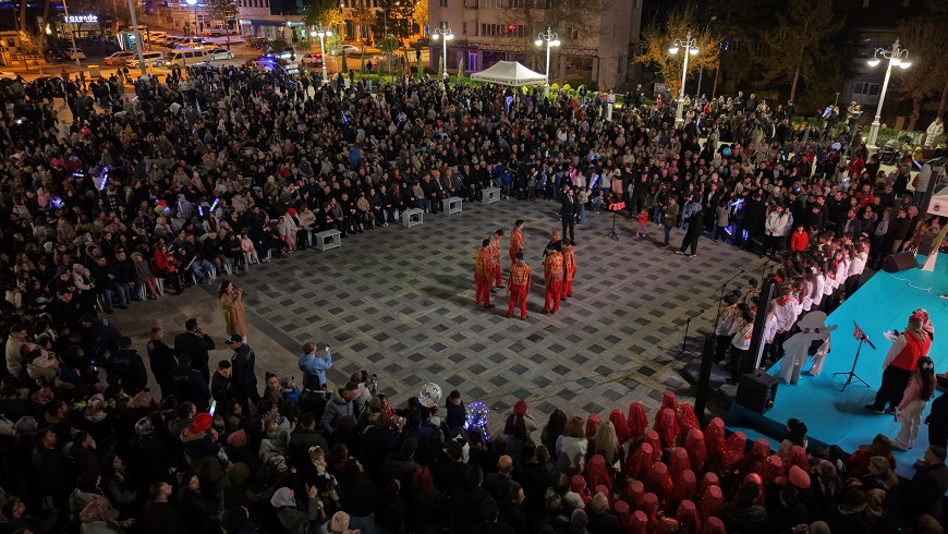 Çankırı’da 23 Nisan coşkusu gökyüzüne taşındı