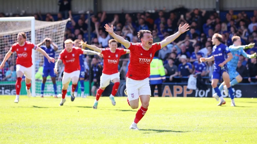 Yok böyle bir maç: 90+5'te kaybettikleri şampiyonluğu 90+13'te kazandılar