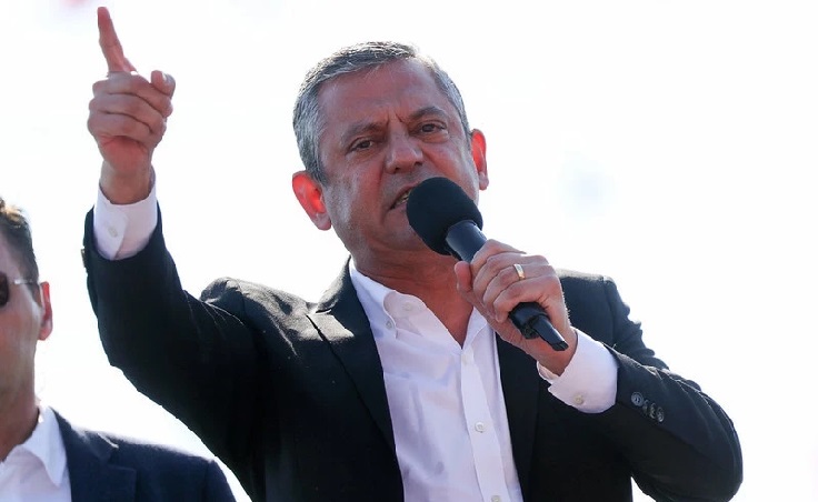 Özel, Erdoğan'ın veto ettiği düzenlemeyi hatırlattı: Melih'in villalarını kurtarıyor