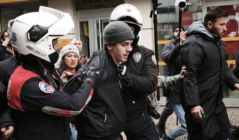İstanbul'da '1 Mayıs' ablukası... Yurttaşlara biber gazlı TOMA'lı müdahale: Çok sayıda gözaltı var!